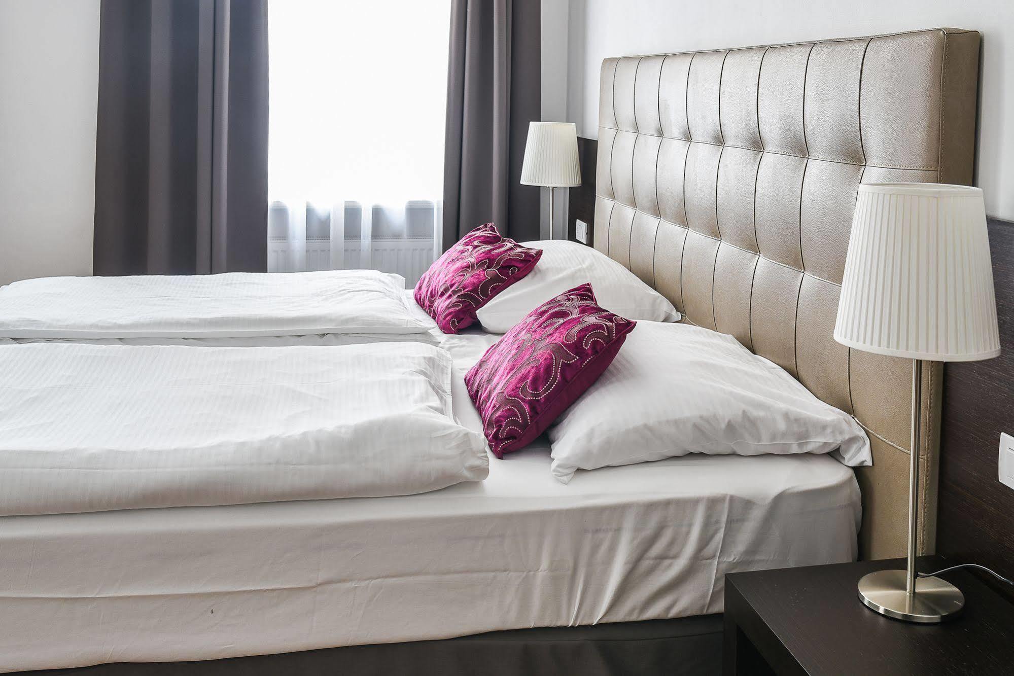 The Palace Suites And Apartments Prague Extérieur photo